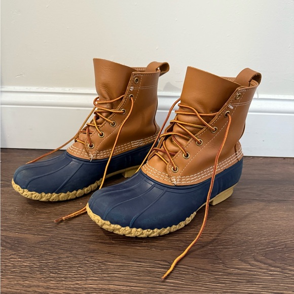 L.L. Bean Navy and Tan Duck Boots / Bean Boots; Woman’s 8 M - Picture 3 of 9
